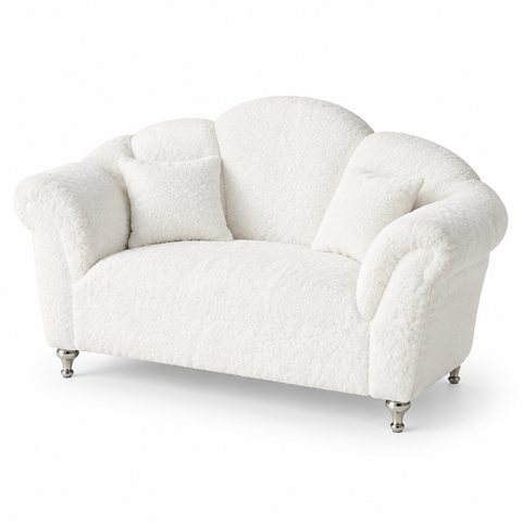 Weißes schmuckkasten couchy loveseat aus kunstfell mit silberfarbenen beinen und zwei passenden kissen