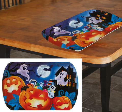 Halloween-themed plastikserviertablett mit leuchtend orangefarbenen kürbissen weißen gespenstern und einem spukhaus unter vollem mond 39x24 cm