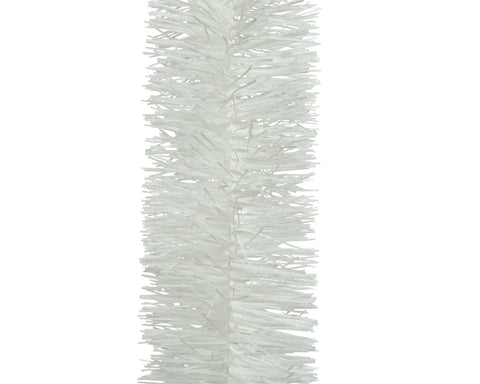 Weiße fluffige lametta girlande aus pvc mit diamantstruktur und federartiger oberfläche