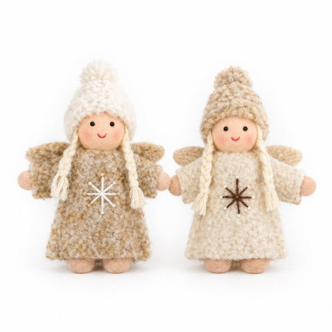 Zwei engel aus filz in creme mit weißem stern und beige mit braunem stern engel 8,5x10 cm 2er-set