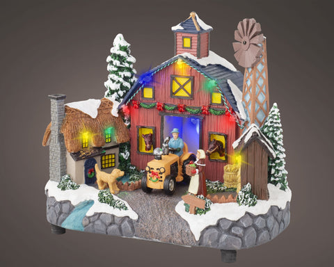 Led szene scheune mit rotem barn, schneebedecktem dach, festlichen lichtern und miniatur bauernhofszene