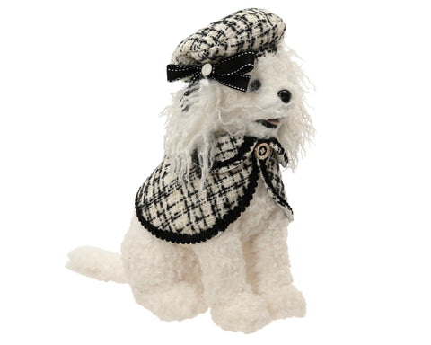 Weiße plüschhund figur in schwarz weißem hahnentritt barett mit schleife und passendem mantel hund fell creme 22x13x32cm