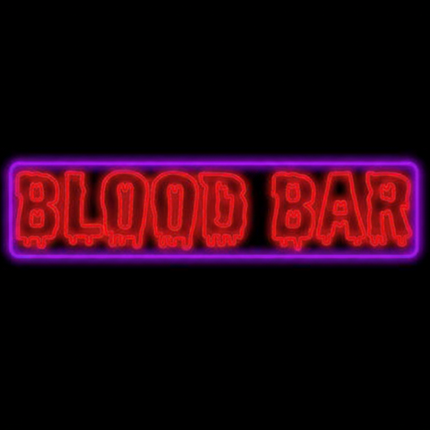 Eine 95x24 cm neonleuchte blood bar mit rotem leuchttext und lila rahmen für atmosphärische raumdekoration