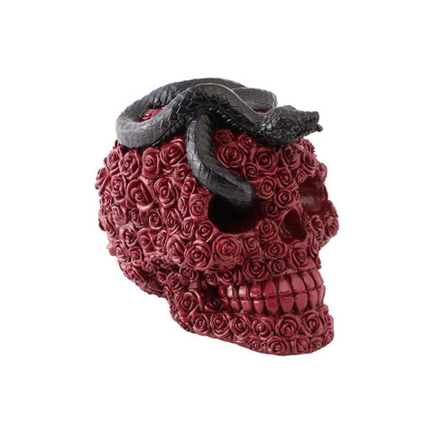 Ein glänzender roter perlen-schädel mit rosendetails und einer schwarzen schlange 10,5x15x13 cm