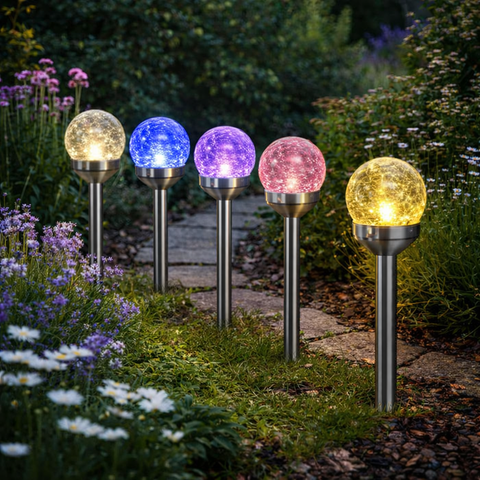 Five bunte led solarkugeln 2in1 aus crackglas mit metallstielen für den außenbereich im 5er set