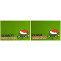 Grüne rechteckige aufkleber mit dem grinch in rotem weihnachtshut und schwarzem deutschem text ich hasse weihnachten