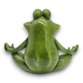 Ein glänzender grüner keramik yoga frosch 31,5x17,5x25,5 cm in meditativer pose mit gekreuzten beinen