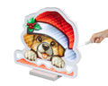 Ein festliches led infinity hund bunt leuchtschild mit einem fröhlichen goldenen welpen im weihnachtshut