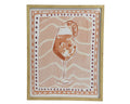 Ein gerahmtes wanddeko bild 40x50 mit einem stilisierten roséwein im glas mit eis und orangenscheibe vor pfirsichfarbenem hintergrund