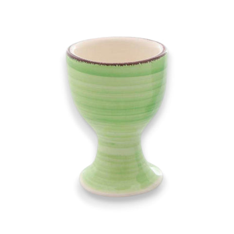 Ein hellgrüner keramikeierbecher 5x7cm mit strukturierter, gerippter außenfläche und dunkelbraunem rand