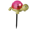 Pink grüner plastik solar gartenstecker schildkröte mit schwarzem pfahl und warmweißem licht von lumineo