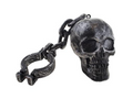 Schwarze fußkette mit totenkopf aus metall mit kettendesign und handschelle als schmuckaccessoire