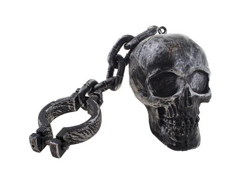 Schwarze fußkette mit totenkopf aus metall mit kettendesign und handschelle als schmuckaccessoire
