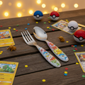 Pokemon besteck-set mit bunten griffen und glänzenden edelstahlklingen für kinder mit cartoon-motiven