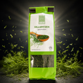 Ein leuchtend limettengrüner beutel dillspitzen geschnitten mit fenster zur sicht auf getrockneten dill