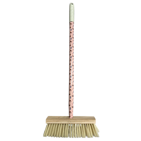Rosa besen mit kopf aus holz und naturborsten und griff mit flamingo muster diney besen pu der bär 68 cm