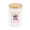 Klarer glasbehälter klein mit bambusdeckel und pink-grauer liebe stitch stickerei umgeben von weißen herzen