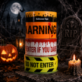 Stapel von halloween-absperrband rolle 3m 3er set mit orange, rot und gelben warnmotiven
