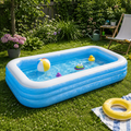 Bestway family pool rechteckig blau weiß aufblasbar mit strukturierter oberfläche gefüllt mit wasser und spielzeug