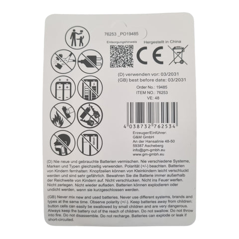 Weißer plastik-sicherheitsaufkleber mit schwarzem text und symbolen auf der rückseite des gadcell alkline knopfzellen sortiments 10er set