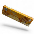 Eine goldgelbe rechteckige box b&c gaufrettes waffeln mit vanillegeschmack und schwarzer vanilleschotenillustration 110 g