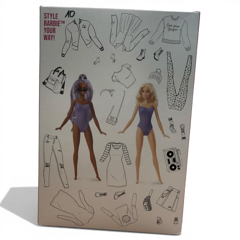 Verpackung der barbie style your way! puppe mit zwei puppen in lila bodysuits und illustrationen von kleidung und zubehör