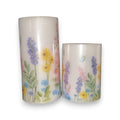Zwei zylindrische keramikvasen mit pastellfarbenem blumenmuster und led-kerzen im 2er-set flower 7x10/7x15cm