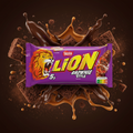 Lila verpackter Nestlé Lion Brownie Style Schokoriegel mit brüllendem Löwenlogo und karamellüberzogenen Brownies