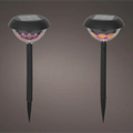 Schwarze solar-gartenlampe mit klaren kupelspitzen und farbenfrohen leuchtenden blumenmustern 360° design