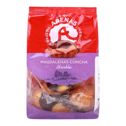 Eine rote und violette verpackung der arenas marke marble schokoladenmuffins mit durchsichtigem fenster zeigt den marmorierten innenraum