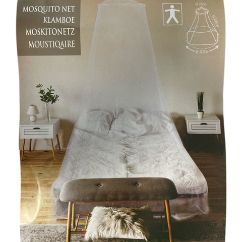 Ein zartes weißes moskitonetz ø3,25m aus luftigem material als elegante bettkanopie