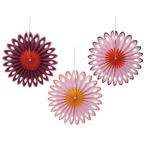 Drei 30cm blume papierfächer mit radiales blumenmuster und ausgeschnittenen diamantmustern am rand