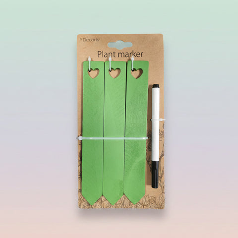 Pflanzenmarker-set 4tlg aus grünem holz mit herzförmigen ausschnitten und schwarzem weißen marker