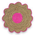Platzset blume geflochten 38x38x0,5 cm mit rosa und naturfarbenem blumenförmigem jute-material und wellenrand