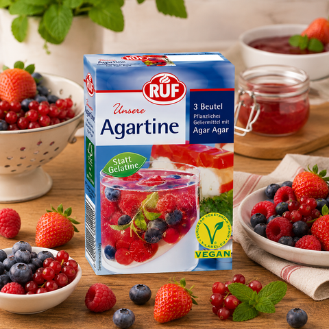 Blau-weiße ruf agartine gelatin substitute box mit beerenfülltem dessert auf der front für veganen gelatineersatz