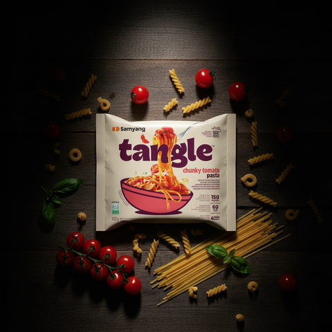 Samyang tangle chunky tomato 105g pasta in weißer und lila verpackung mit spaghetti abbildung in rosa schüssel