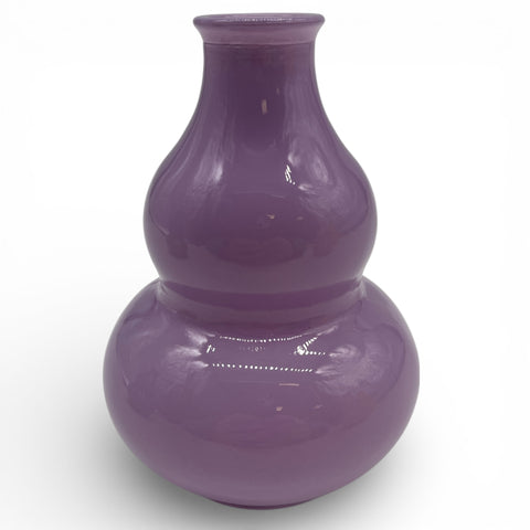 Glänzende lila doppelkürbis-vase mit glatter reflektierender oberfläche aus keramik für die raumdekoration