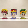 Drei farbenfrohe keramische dekorative vasen früchte 13,5 x 9 x 9 cm mit frida kahlo gesichtern und früchte-kopftüchern in gelb lila und grün