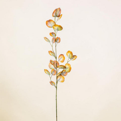 Eukalyptus-zweig 84cm mit schlankem kunststiel und runden herbstfarbenen blättern in orange und gelb