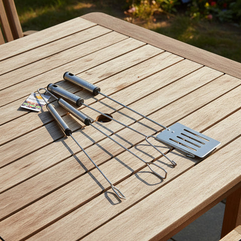 Set aus 3 verchromten grillbesteckteilen aus edelstahl mit polierten griffen und funktionalem design
