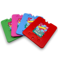 Großes kühlelement 32x25cm set aus bunten plastik-eispackungen in grün rosa blau und rot für kälteanwendungen