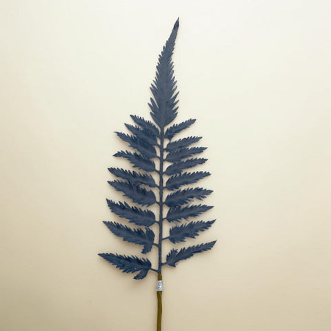 Dunkelblattes künstliches farnblatt farn blatt blau aus synthetischem material mit schlankem stiel